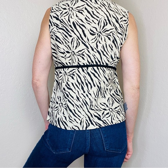Retro Carlie’s Court Linen Ivory Zebra Floral Printed Tank Top - Picture 5 of 6